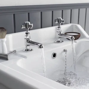 Square countertop basin